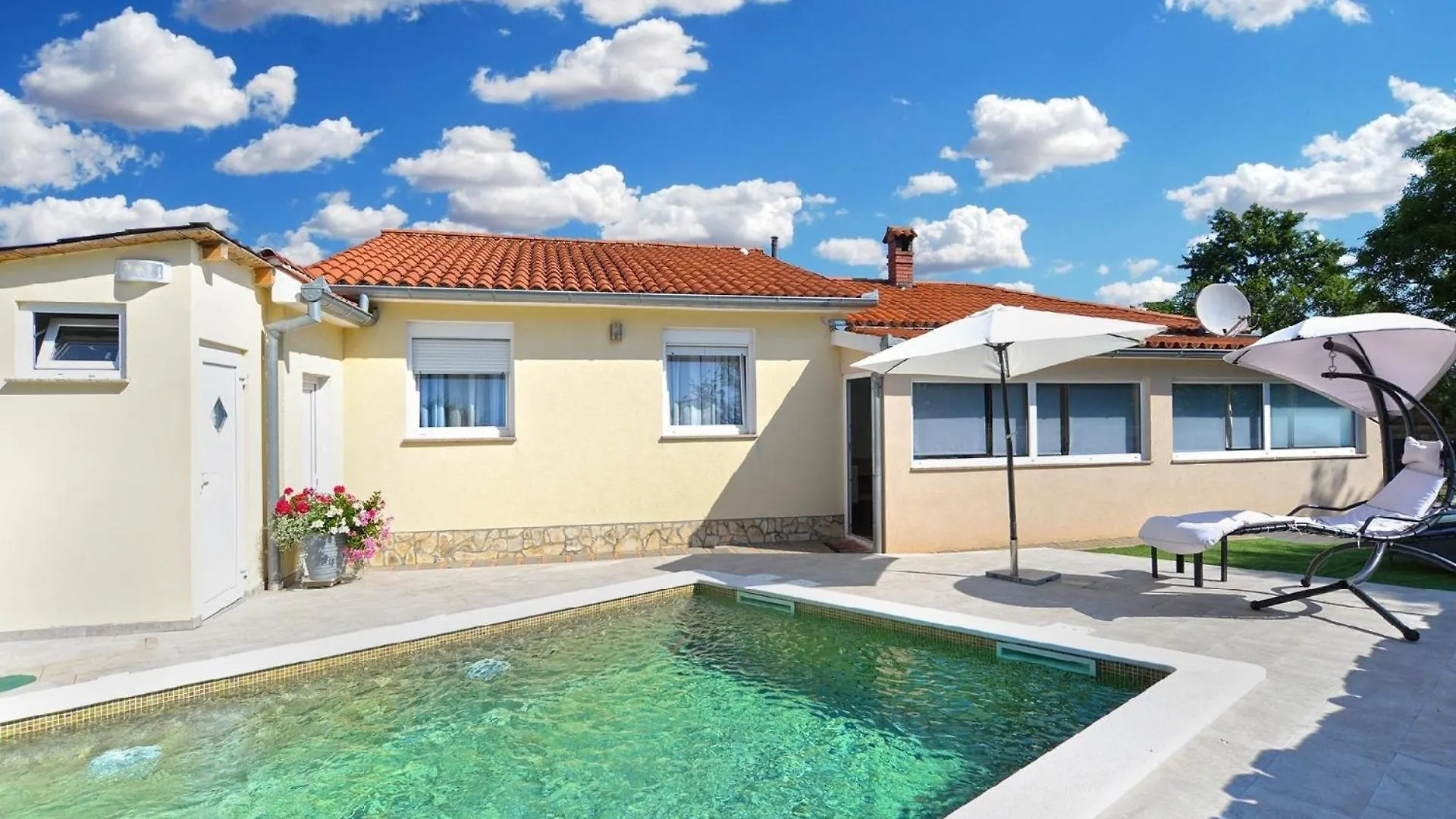Ferienhaus Mit Privatpool Fuer 6 Personen Ca 120 Qm In Paradiz Bei Vodnjan, Istrien Suedkueste Von Istrien Vodnjan