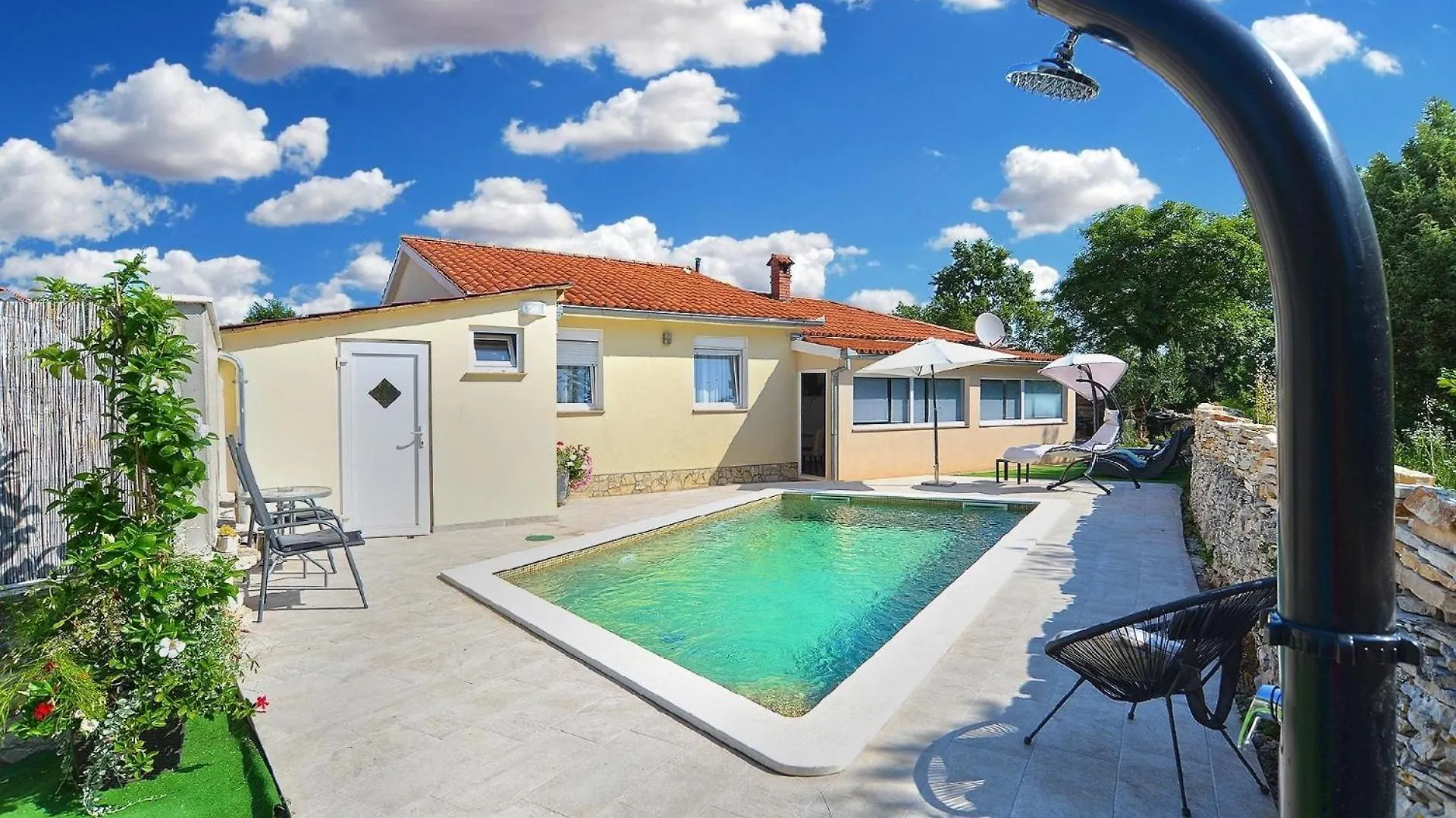 Ferienhaus Mit Privatpool Fuer 6 Personen Ca 120 Qm In Paradiz Bei Vodnjan, Istrien Suedkueste Von Istrien